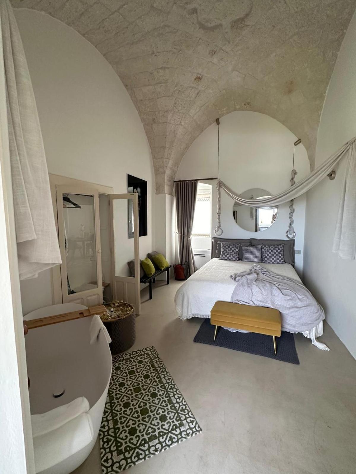 Suite Sami Charming Home Остуни Екстериор снимка